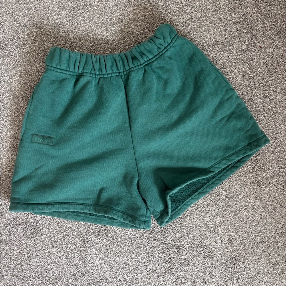 SET active green sweatshorts